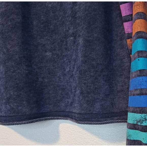 Evereve Sweatshirt Womens Medium Navy Beck Stripe Trim Rainbow Sleeve Crewneck - Picture 6 of 12